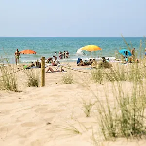 3 Estrellas אתר קמפינג Gavà